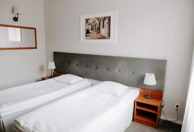 בית מלון כפרי Senator