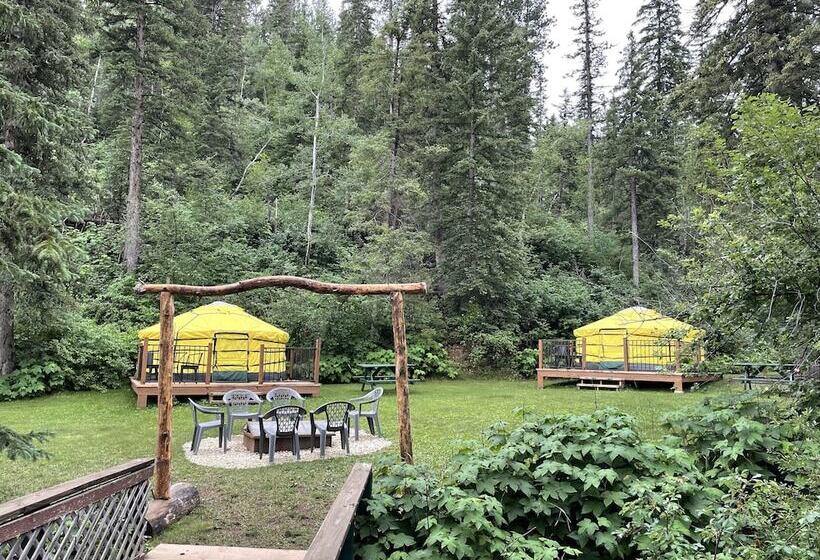 هتل Whitetail Creek Camping Resort