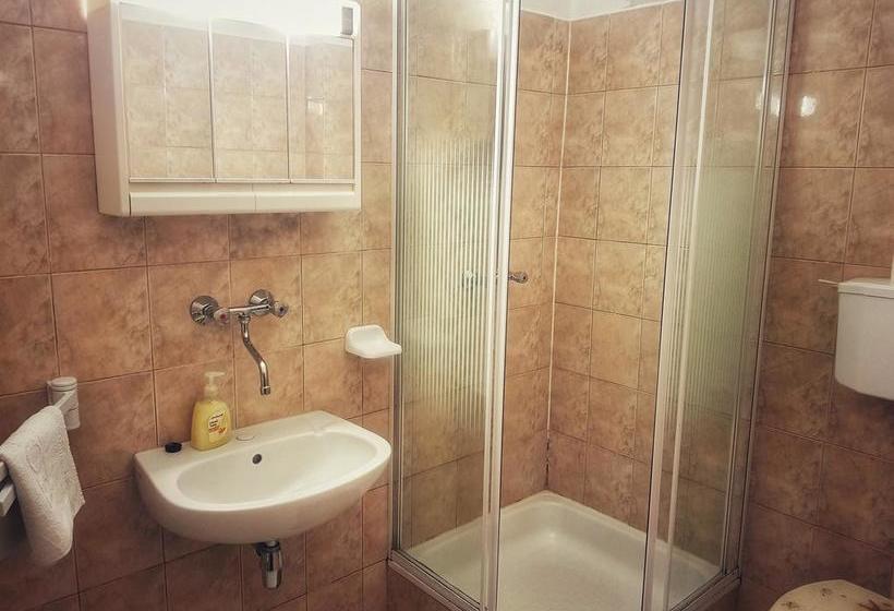 Róza Hotel és Apartmanház