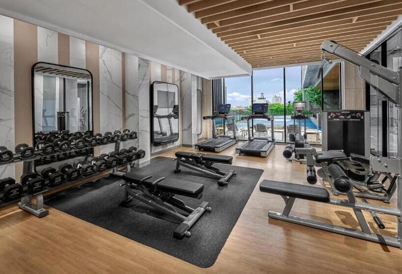 هتل Hyatt Place Makassar