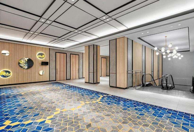 هتل Hyatt Place Makassar