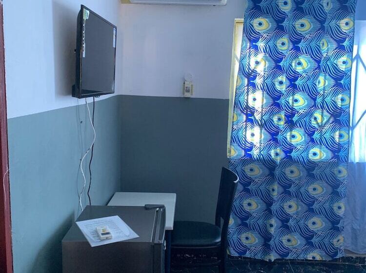 פנסיון Dexoc Guest House