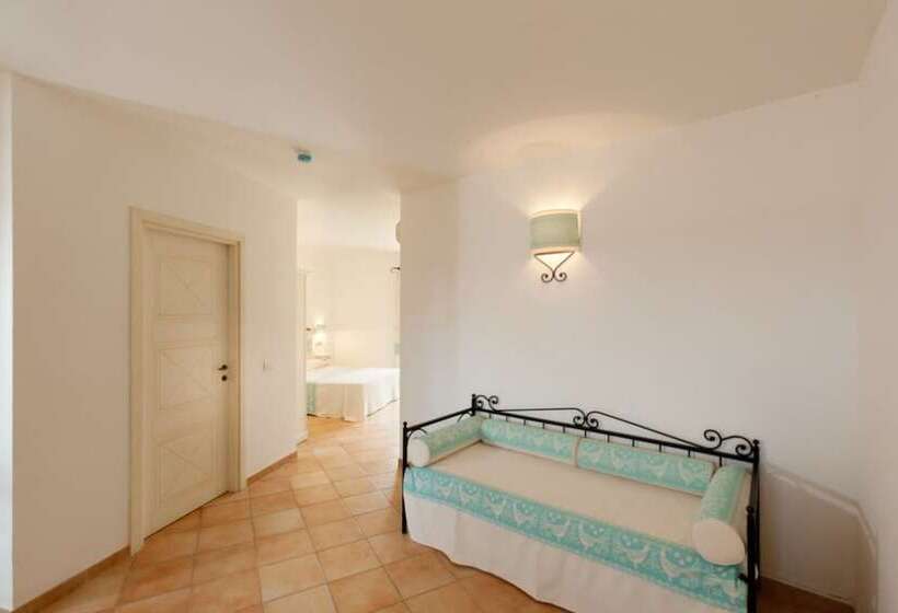 Residence With Swimming Pool In Vignola Mare