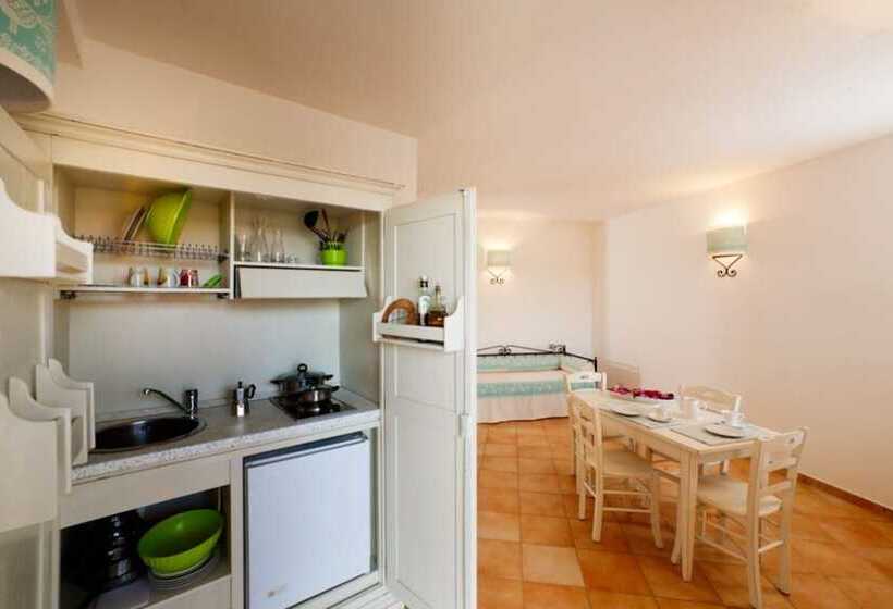 Residence With Swimming Pool In Vignola Mare