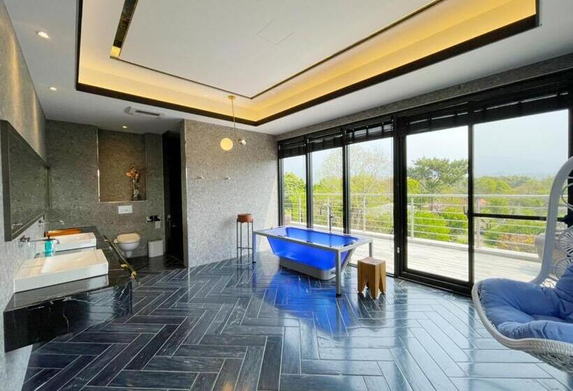 استراحتگاه The Forest Museum