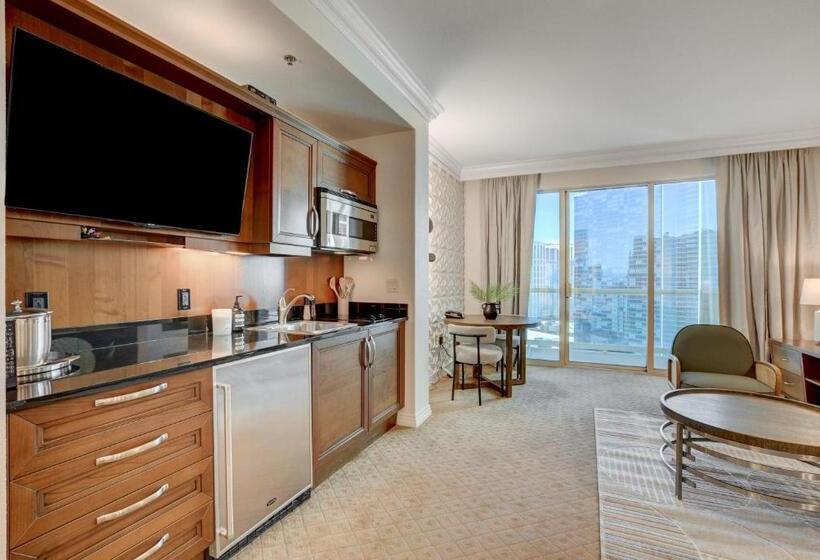 Elite Studio Mgm Signature Balcony Strip View