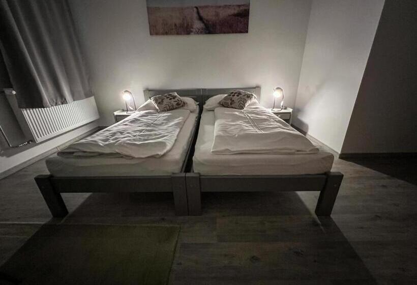 Hostel H18