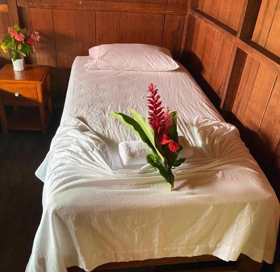 هتل Cabañas Iracas Del Mar