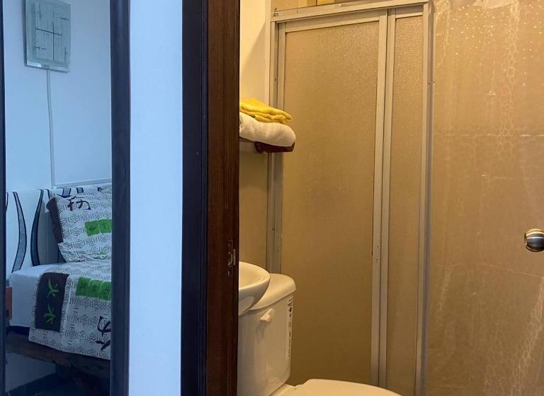 بنسيون Calu L  Petit Hostel