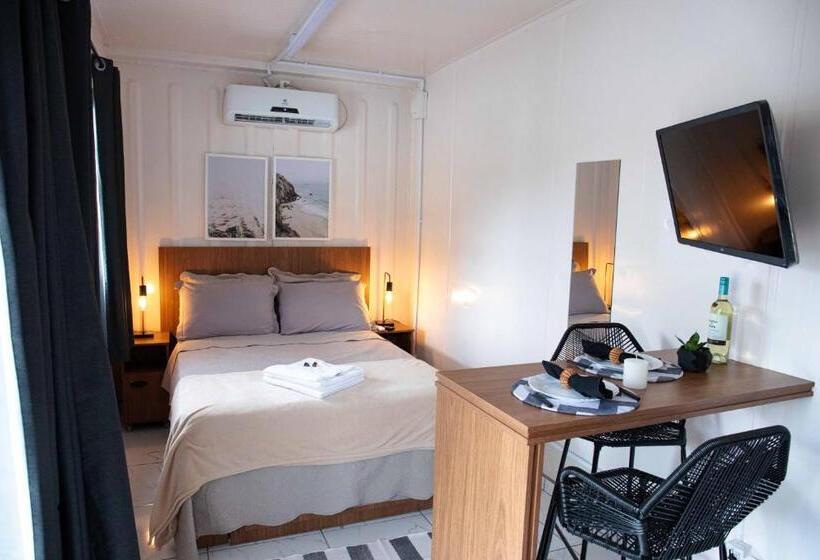 ペンション Container Guest House