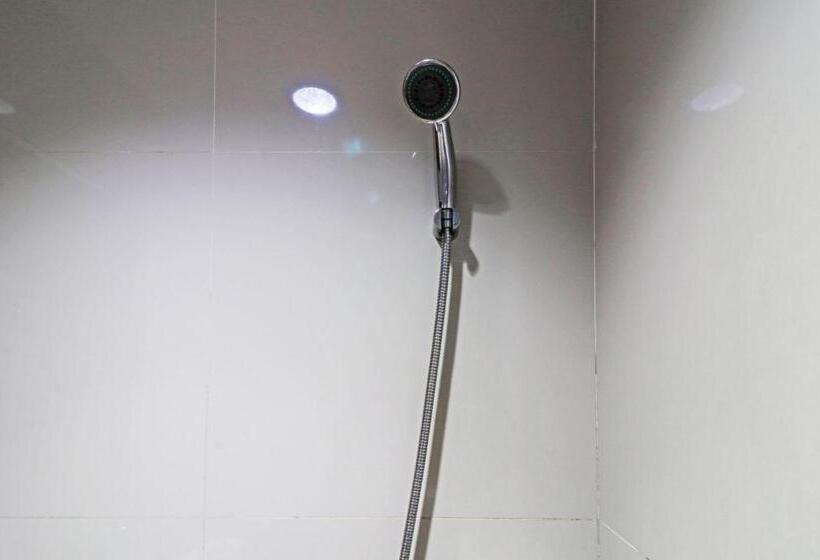 پانسیون Paus Guest House Pekanbaru