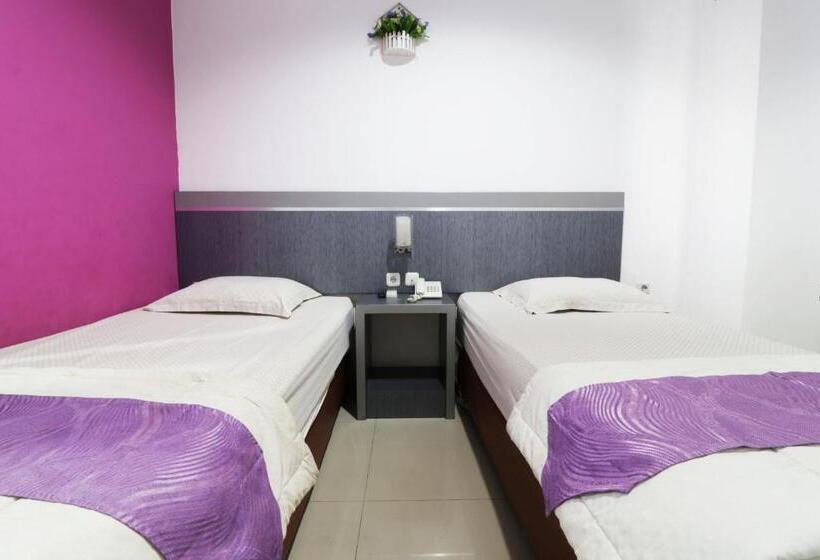 پانسیون Paus Guest House Pekanbaru