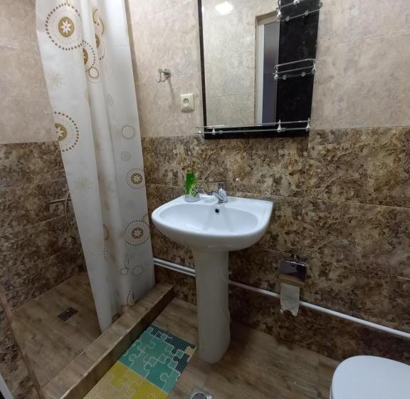 پانسیون Selina Guest House