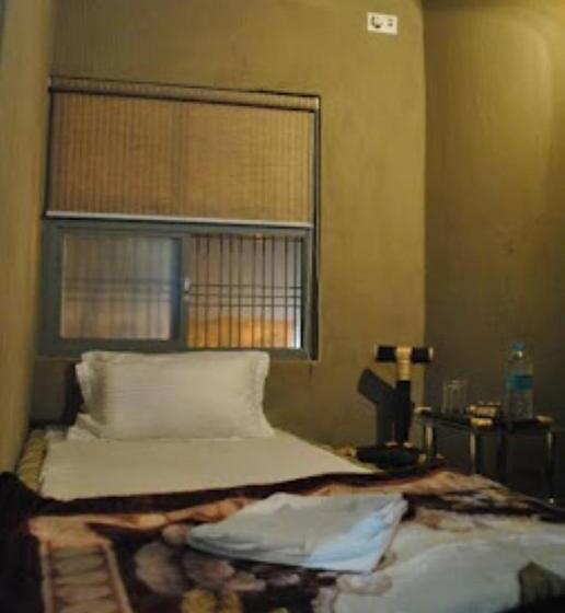 酒店 Shri Guest House & Roof Top Restaurant Varanasi