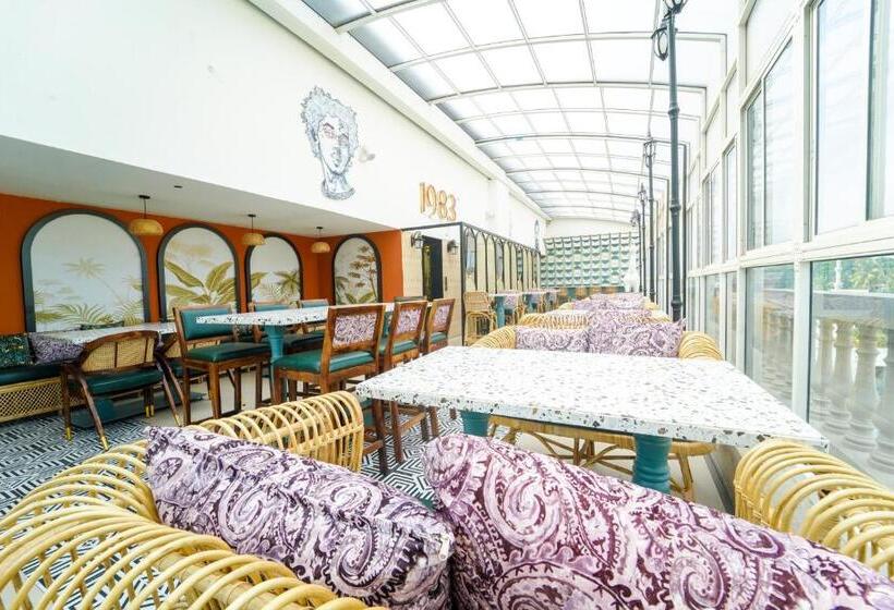 호텔 Yuvraj Le Royale