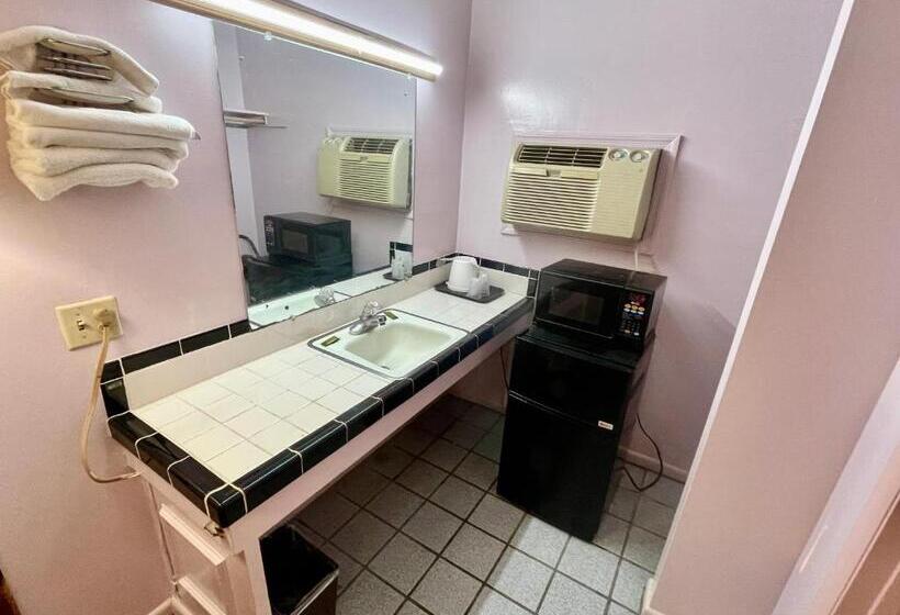 Imperial Motel
