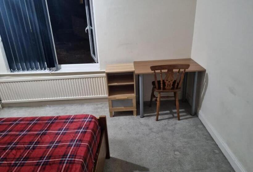 پانسیون Home Away From Home