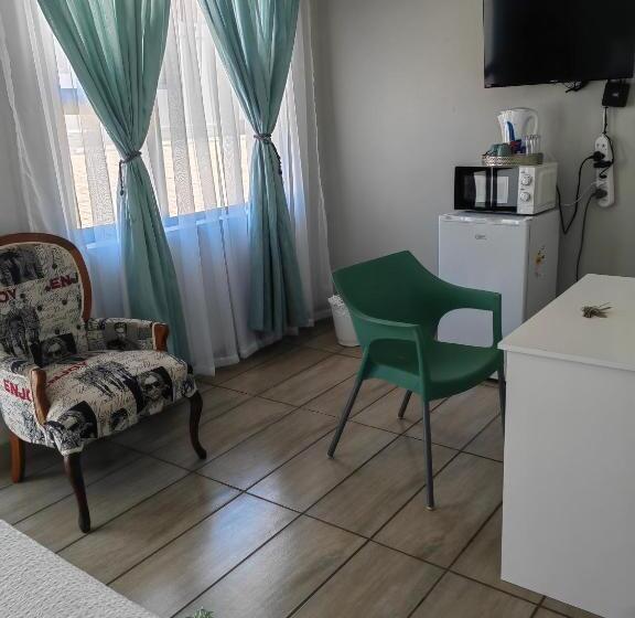 ベッドアンドブレックファースト Back Of The Moon Guesthouse