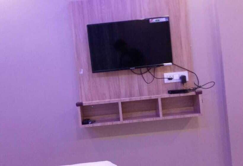 فندق 3 Star Lodge