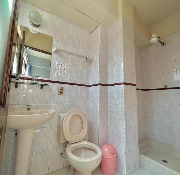 هتل Hostal Escobar