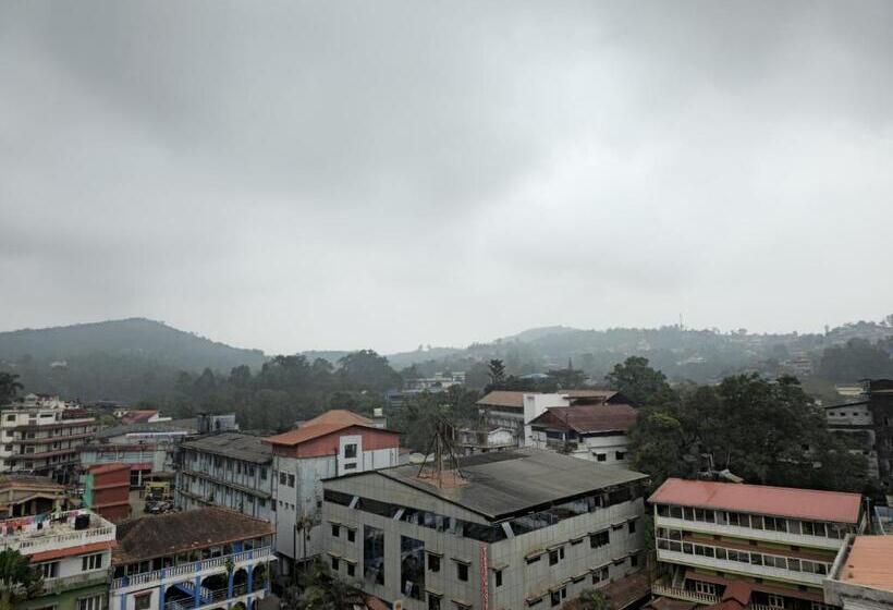 هتل Navarathna Comforts