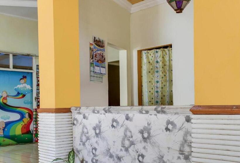 هتل Oyo 93521 Wisma Flamboyan