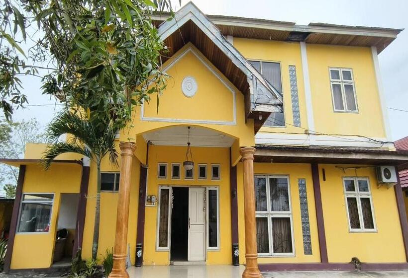 هتل Oyo 93521 Wisma Flamboyan