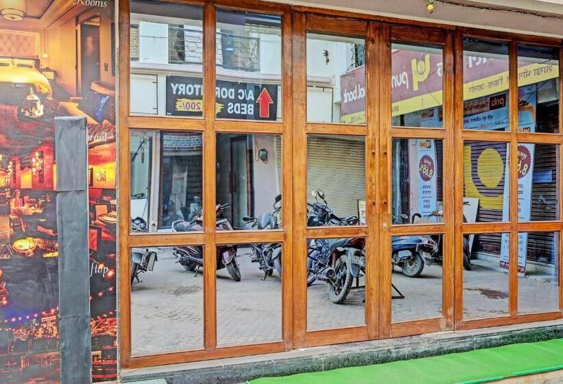 فندق Oyo Pooja Palace