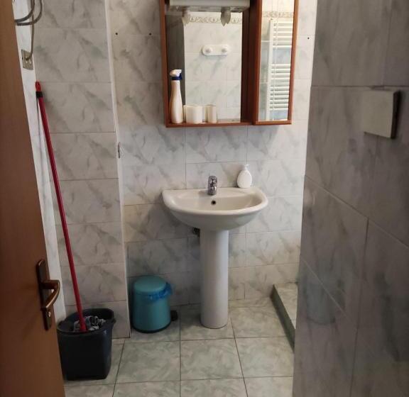 بنسيون Hostal D Annunzio House