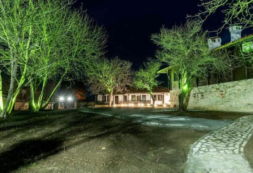 پانسیون Complex Arbanashki Style Panoramic View With Summer And Winter Terrace, Sauna, Children S And Adult