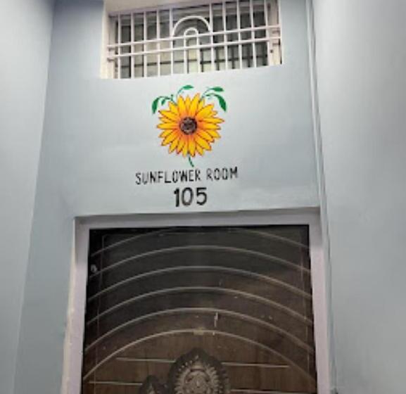 بنسيون Lotus Paying Guesthouse Varanasi