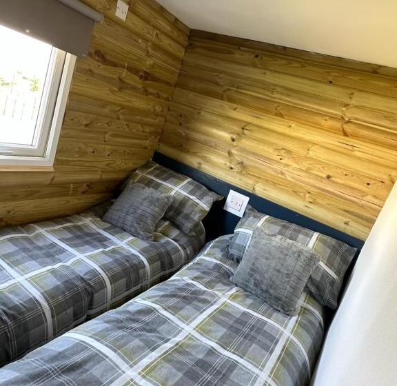 بنسيون Tracey’s Hideaway   With Hot Tub & Amazing Views