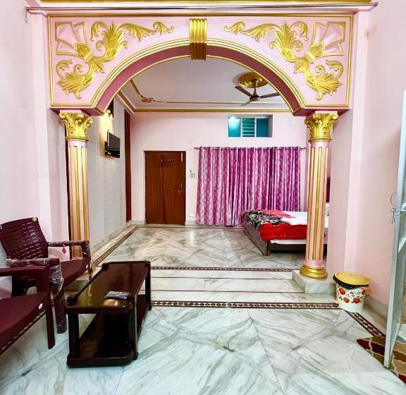 פנסיון Trilok Residency   Dashashwamedh Varanasi