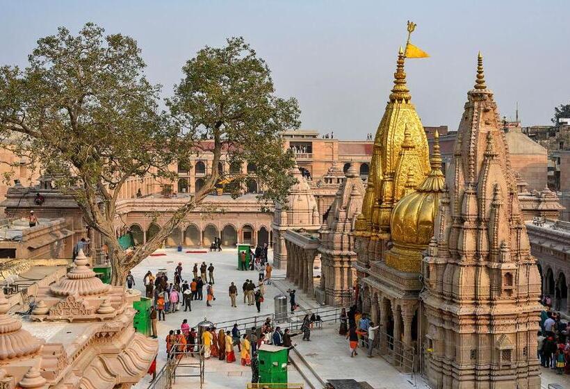 פנסיון Trilok Residency   Dashashwamedh Varanasi