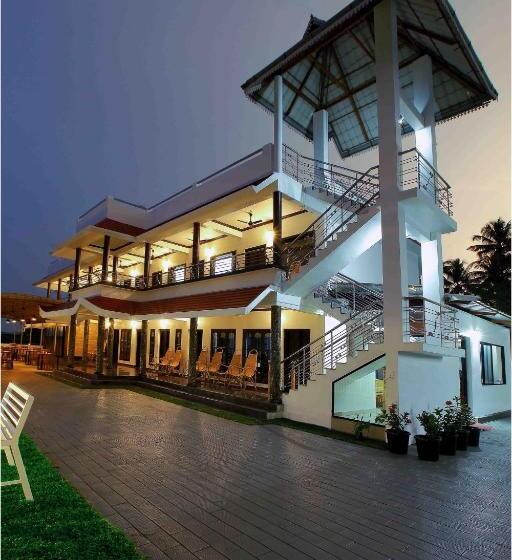 Vembanad Village Backwater Resort