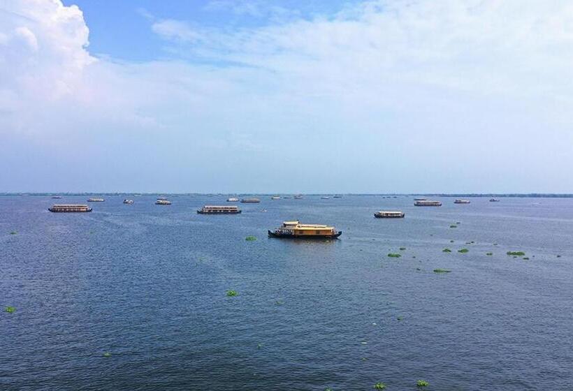 Vembanad Village Backwater Resort