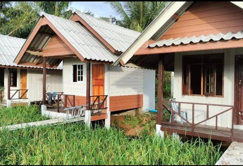 Hotel ปารมีฟาร์มสเตย์