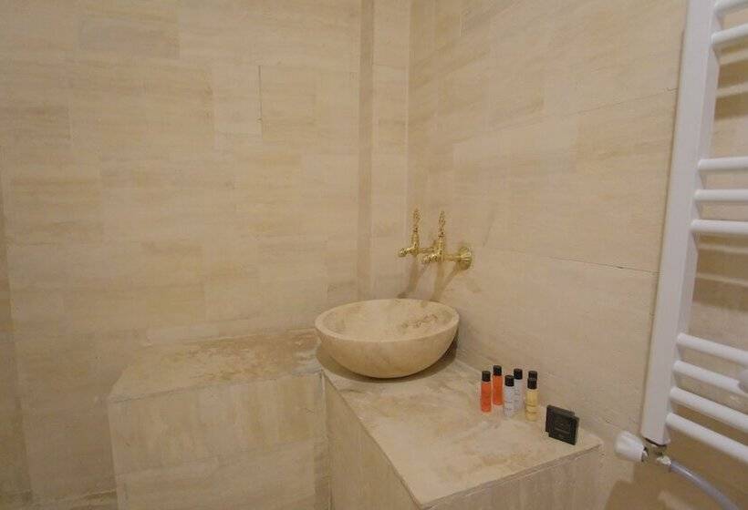 בית מלון כפרי Euphoria Cave House