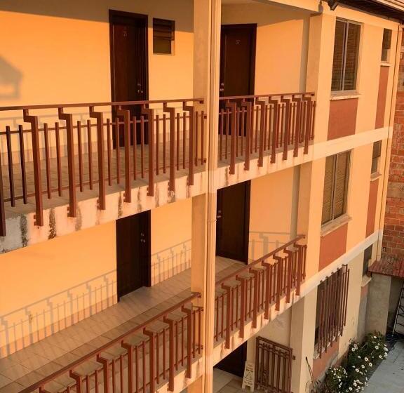 هتل Moderno Coroico