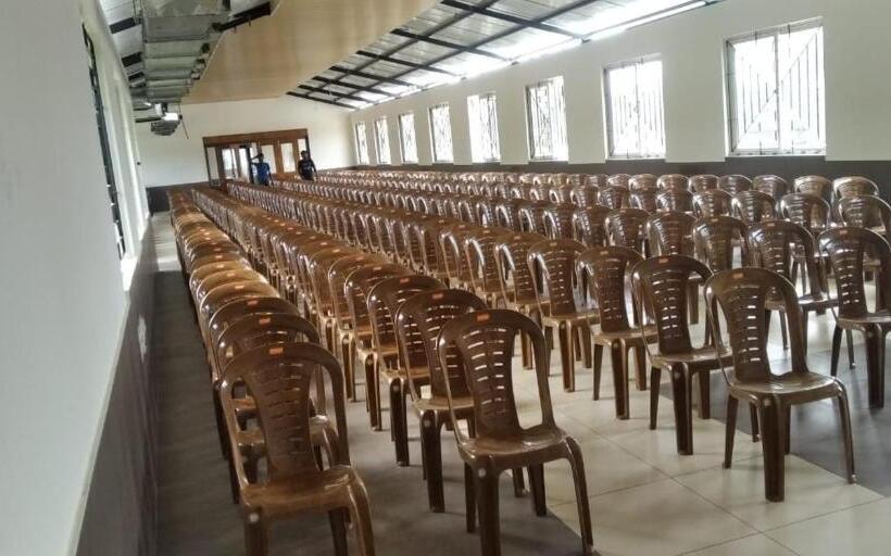 酒店 Rays Inn And Pegs Family Restaurant