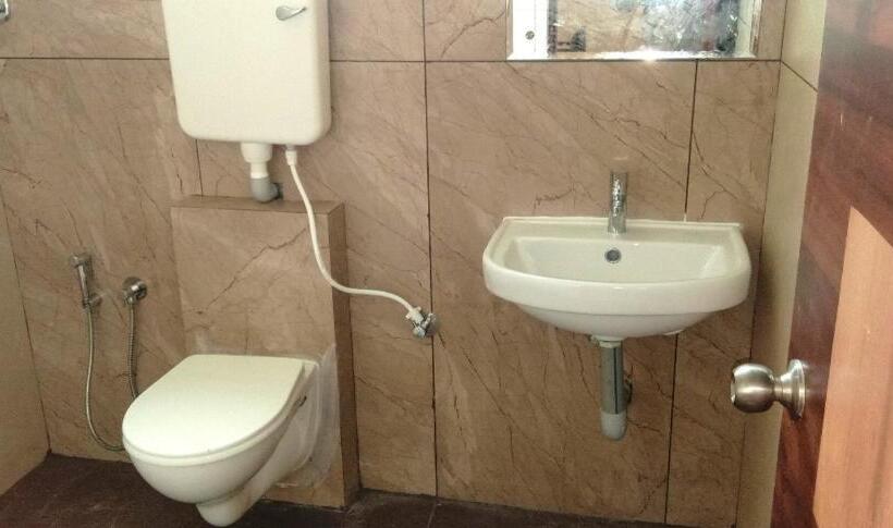 בית מלון כפרי Rays Inn Boarding & Lodging