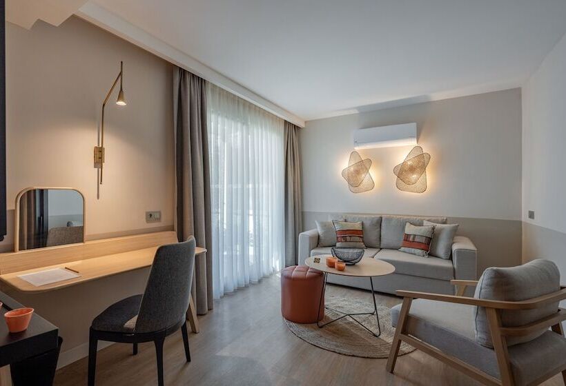 Oli Hotel And Suites