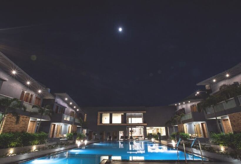 Phoenix Resort