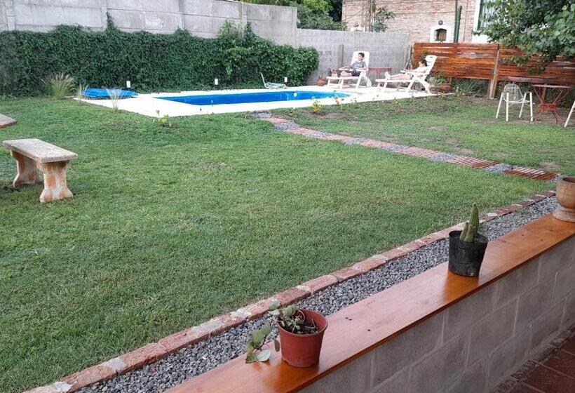 مبيت وإفطار La Amelia