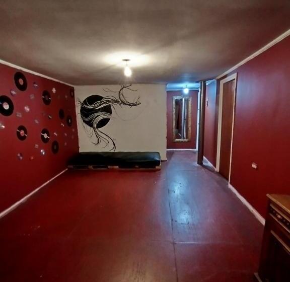 ベッドアンドブレックファースト Molino Rojo Hostel