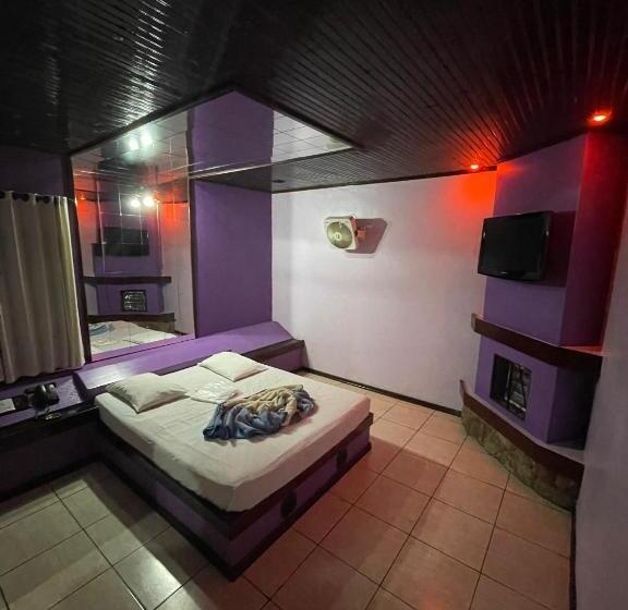Free Way Motel
