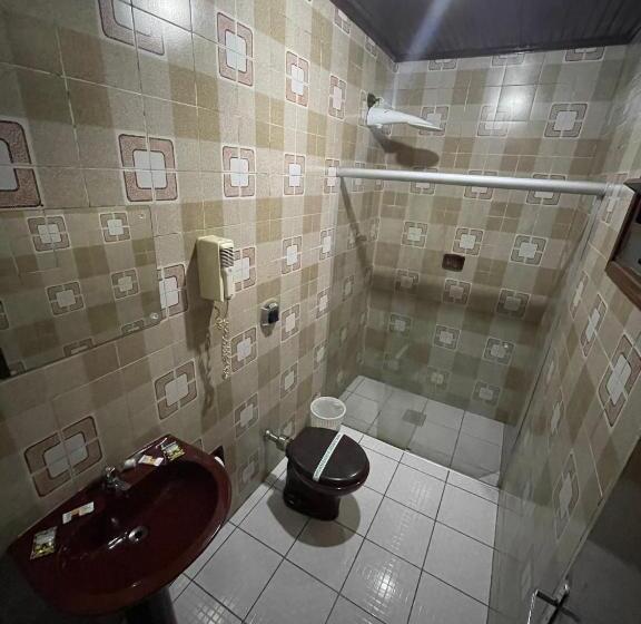 Free Way Motel