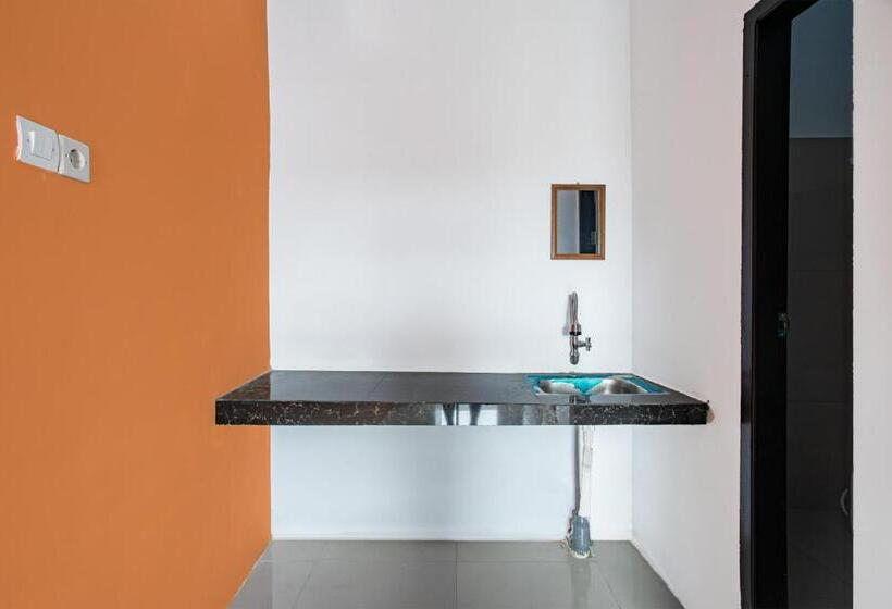 هتل Oyo 93476 Owo Guest House Syariah