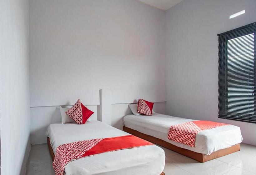 هتل Oyo 93476 Owo Guest House Syariah