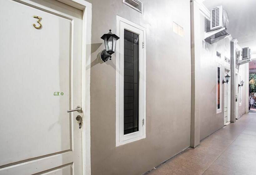 هتل Oyo 93477 Almahyra Guest House Syariah